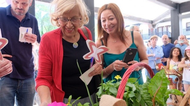 Manuela Carmena entrega los premios del III Concurso de Huertos Escolares Sostenibles
