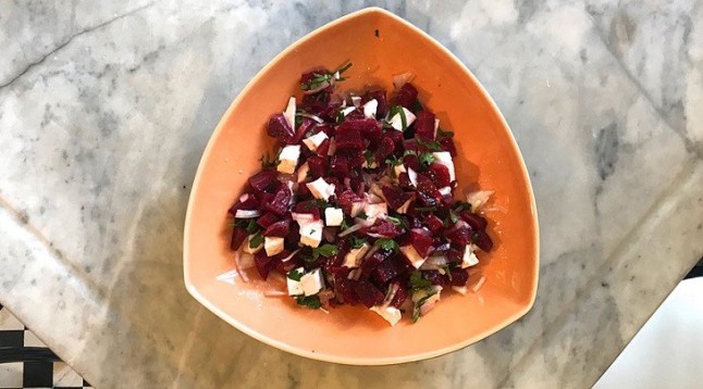 Ensalada de remolacha con queso fresco