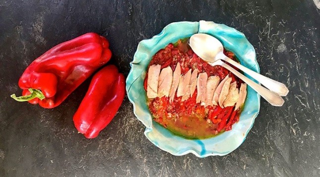 Pimientos rojos asados con atún