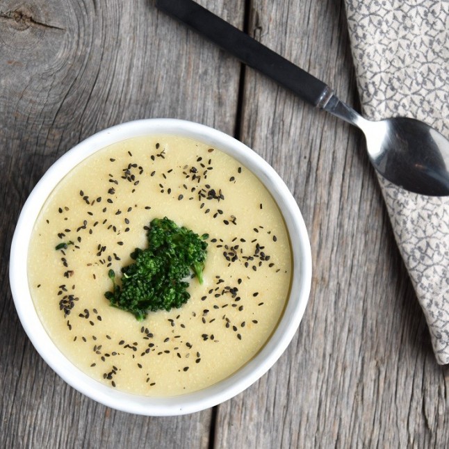 Crema de mijo y col lombarda con manzana