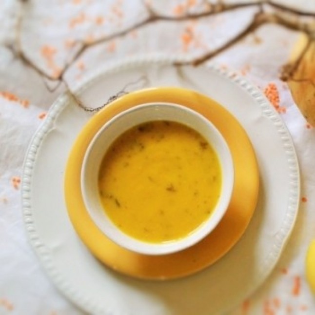 Calabaza y lentejas rojas hechas en crema