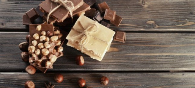 Prepara tu propio turrón de chocolate con avellanas