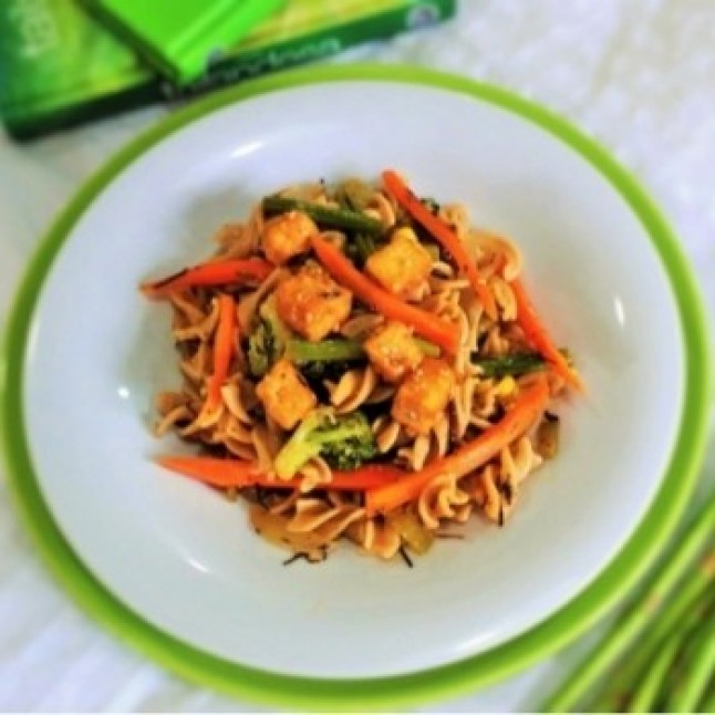 Tofu con pasta integral