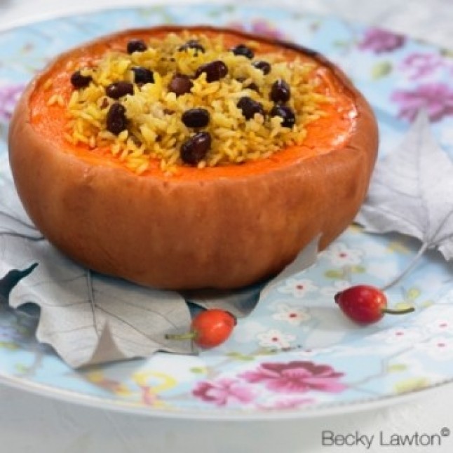 Calabaza rellena con arroz y judías típica de Año nuevo