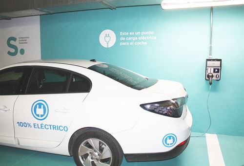 El hotel Confortel Atrium de Madrid implementa un servicio de recarga gratuito para coches eléctricos