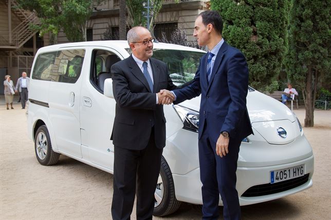 Nissan entrega a la Generalitat de Catalunya una furgoneta eléctrica e-NV200