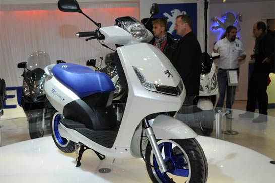 Prosegur adquiere dos ciclomotores eléctricos