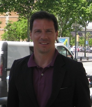 "La falta de infraestructuras de apoyo es un freno a la demanda de vehículo eléctrico"