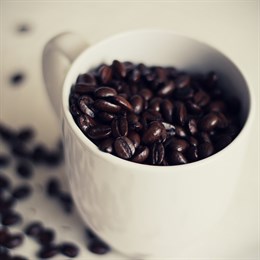 Cuatro tazas diarias de café para tener menos riesgo de morir antes