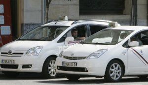Logroño subvencionará la compra de taxis ecológicos