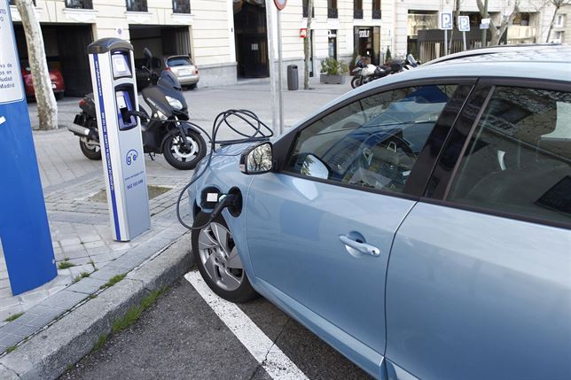 Incremento de los coches híbridos y retroceso de los eléctricos en Galicia