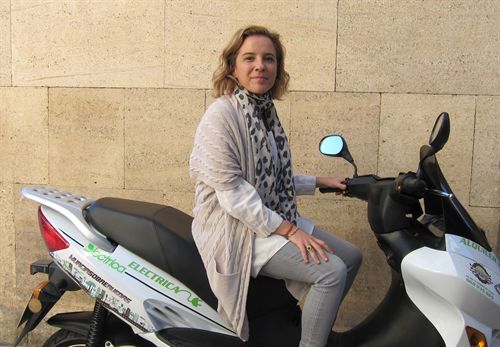 Murcia arranca un servicio de alquiler de motos eléctricas