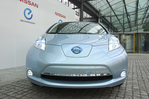 Nissan sitúa en torno a 30.000 euros el precio del eléctrico Leaf en Europa