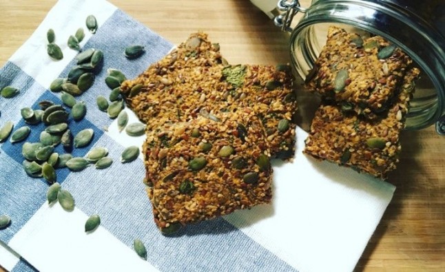 Aperitivo de semillas con pasas y coco