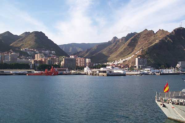Piden autorización al Puerto de Tenerife para instalar una fábrica de vehículos eléctricos