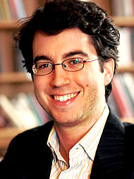 Safran Foer denuncia el "genocidio animal" de la industria cárnica en el libro Comer animales