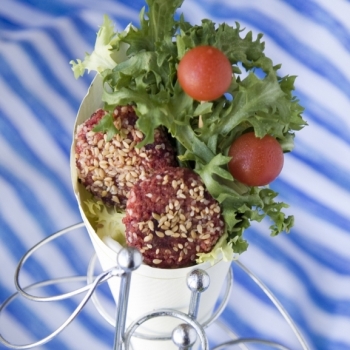 Recetas Ecológicas: Mini burguers de mijo con remolacha y tzatziki vegan a la menta