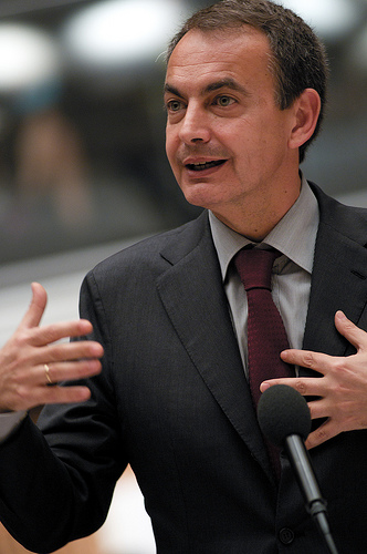 Zapatero quiera elaborar un plan conjunto para el desarrollo del coche eléctrico