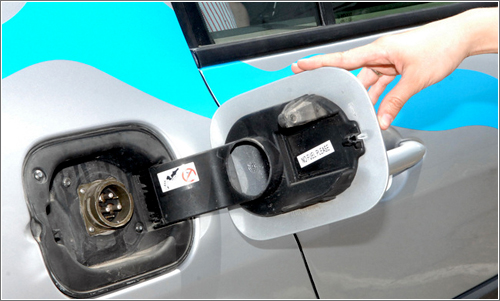 Revilla considera que el coche eléctrico es "el comienzo de una revolución"