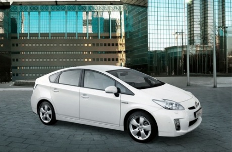 Unos 1.700 andaluces circulan con vehículos híbridos incentivados por Economía