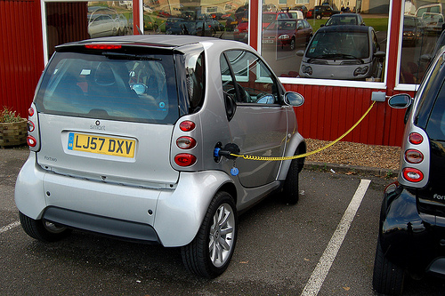 Francia pondrá en marcha un programa piloto con 50 coches eléctricos circulando en Isla Reunión