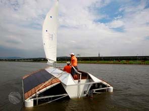 100 percent trash boat sets sail in Taiwan