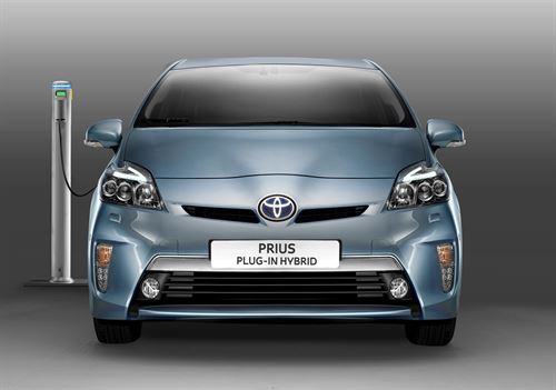 Ceden un Prius plug-in hybrid a la Consejería de Medio Ambiente de la Comunidad de Madrid