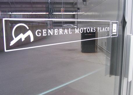 General Motors muestra un nuevo vehículo eléctrico biplaza