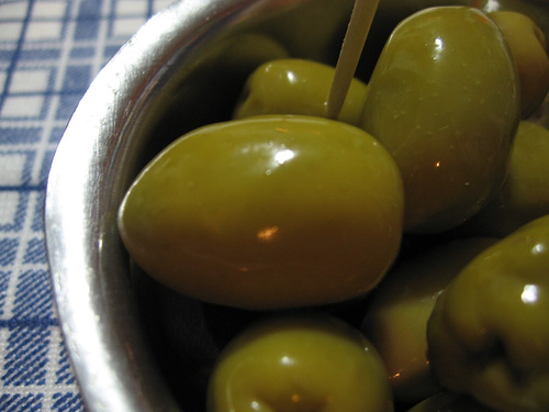 Agricultura prevé recolectar 1.400 toneladas de aceituna ecológica y de producción integrada en fincas de su propiedad