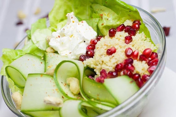 Ensalada otoñal con quinoa y granada