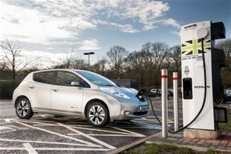 Nissan dispondrá 1.800 puntos de carga rápida de eléctricos en Europa para 2014