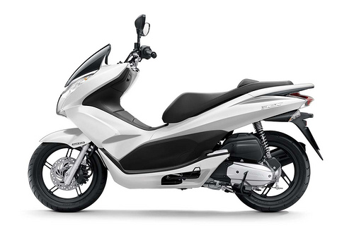 Honda lanza su nuevo scooter PCX