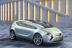 España comercializará los coches eléctricos en un año