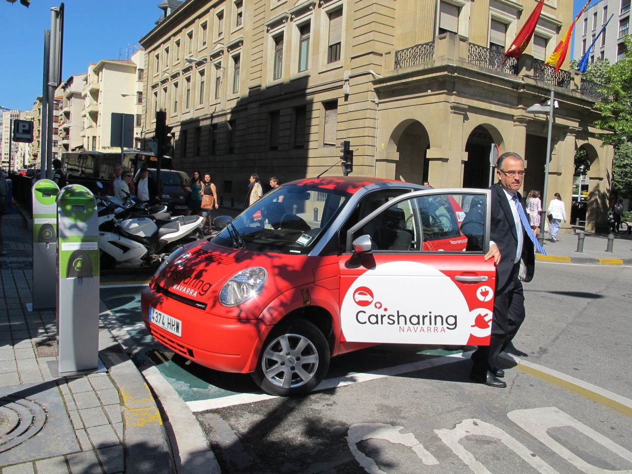 Pamplona incorpora el primer servicio de car sharing eléctrico de navarra