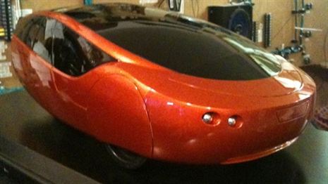 El primer coche impreso en 3D es híbrido