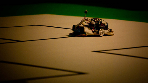 El presente y el futuro de los coches eléctricos se da cita en la Semana de la Robótica