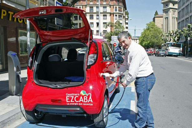 Pamplona amplía sus puestos de alquiler de vehículos eléctricos en Navas de Tolosa y San Jorge