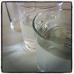 Bebe agua y pierde más peso