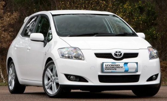 Casi un tercio de los coches que Toyota venda en España serán híbridos en 2013