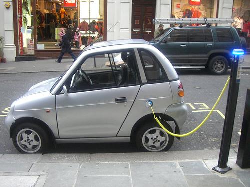 Industria pone en circulación 870 coches eléctricos con el Plan Movele a un mes de su finalización