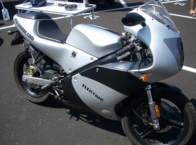 Las ventas de motos eléctricas multiplican por ocho las de coches