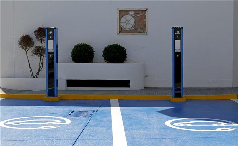 Preparados 204 sistemas de recarga de coches eléctricos