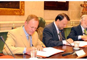 El Ayuntamiento de Sevilla y la Alianza Renault Nissan ponen en marcha el Programa de movilidad cero emisiones