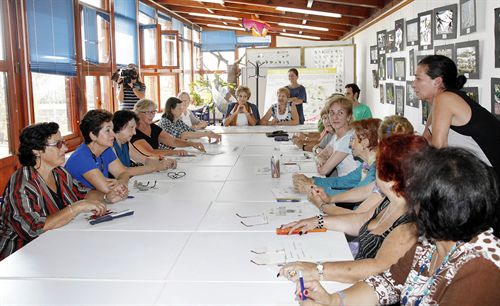 Comienzan los talleres para aprender a crear huertos en los balcones