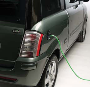 La compra de un vehículo hídrico o eléctrico en Extremadura se subvencionará con entre 450 y 7.000 euros