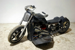 Novedosa motocicleta eléctrica que utiliza energía solar y eólica