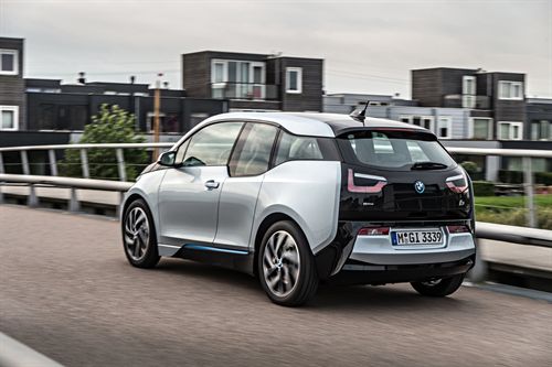 BMW presenta el coche eléctrico i3 en Barcelona