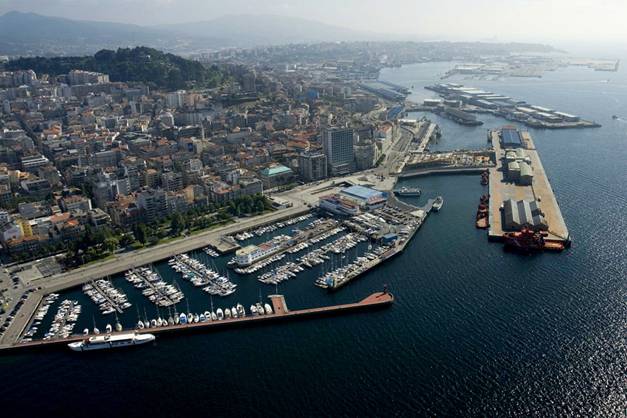 El Puerto de Vigo aplicará descuentos a los primeros 10.000 vehículos eléctricos que transiten cada año