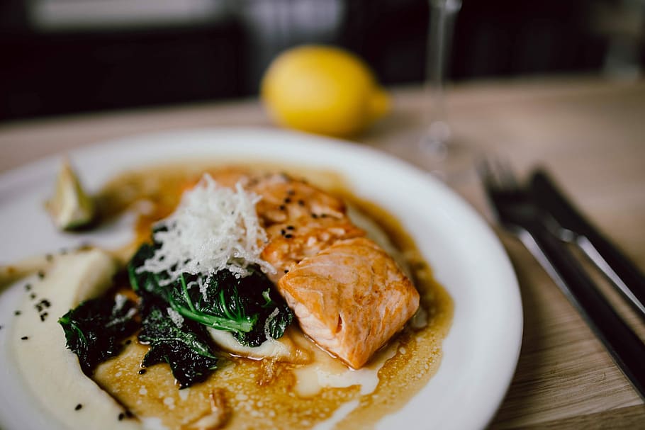 Salmón con verduritas ecológicas