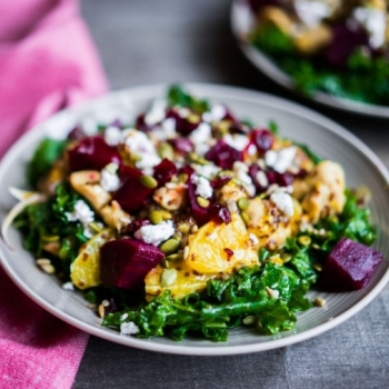 Recetas Ecológicas: Ensalada de kale con tofu macerado